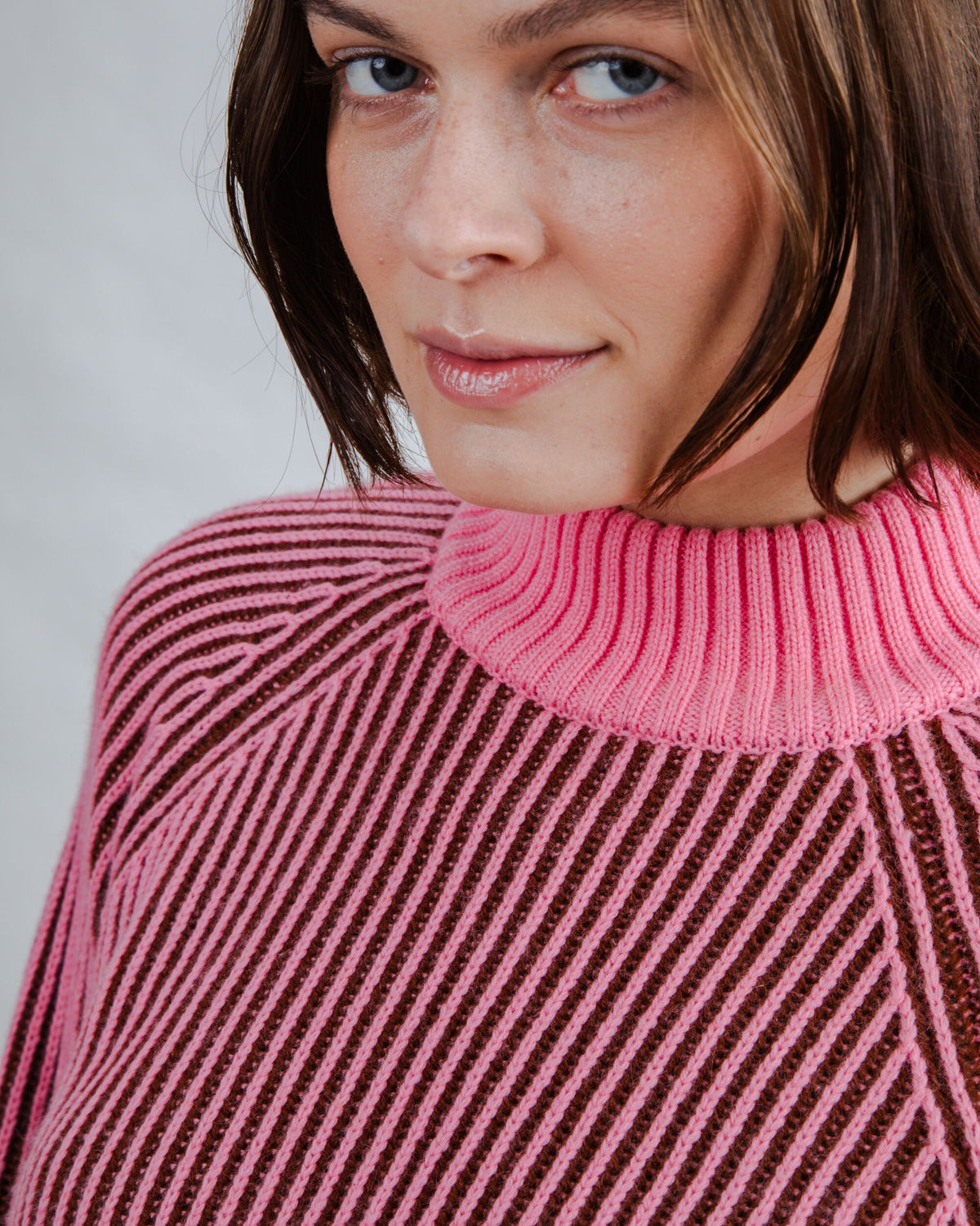 Bicolor Wool Cropped Sweater Pink