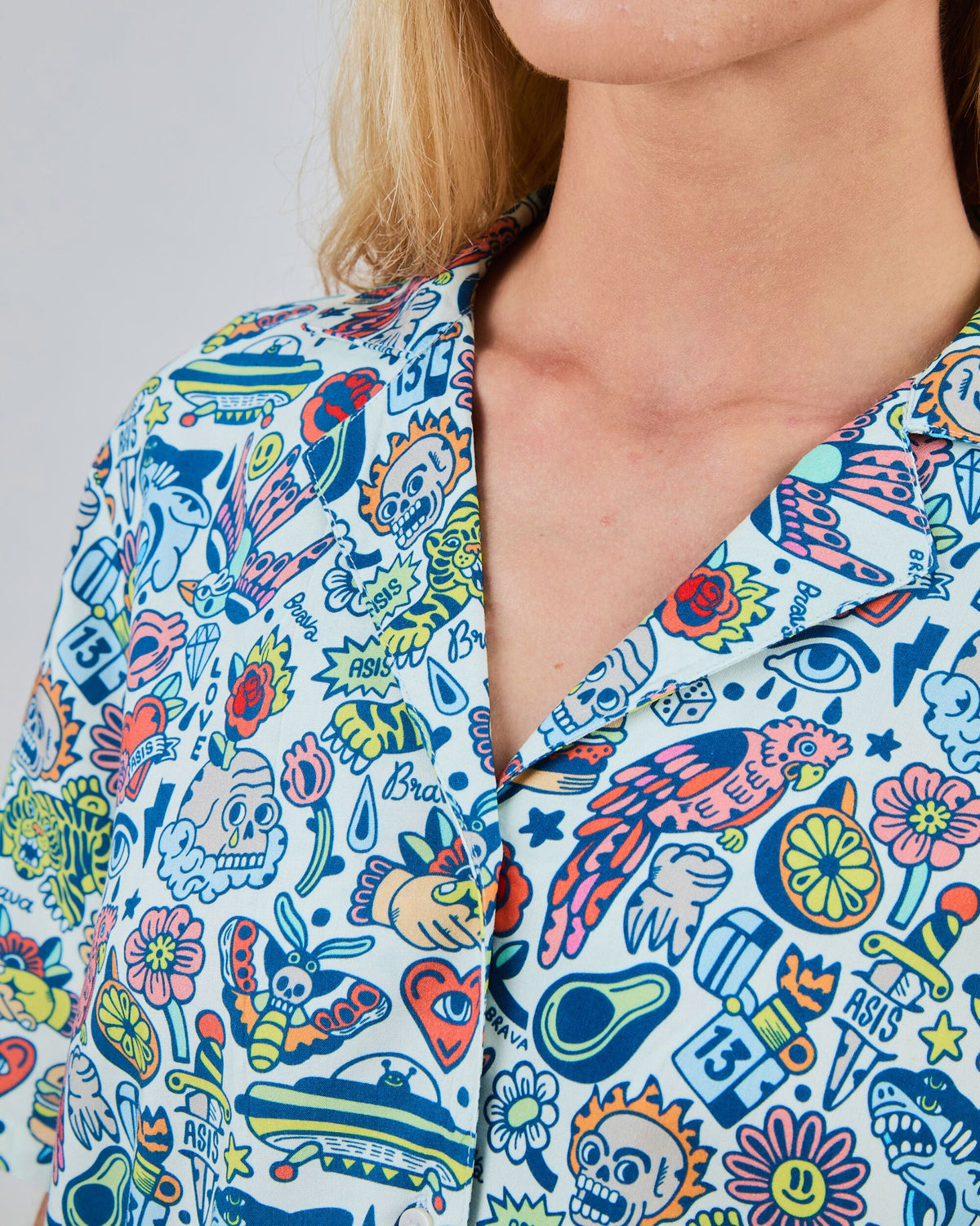 This is Asis Aloha Blouse